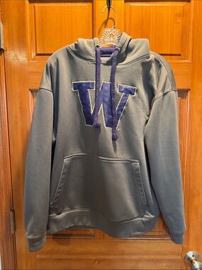 Gray Hooded Sweatshirt with Purple 'W' Patch. Washington Huskies